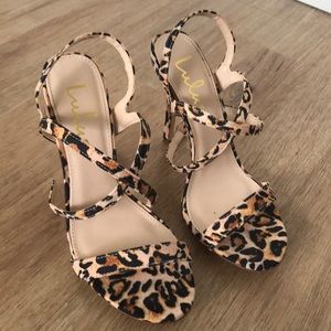 Straps cheetah heels